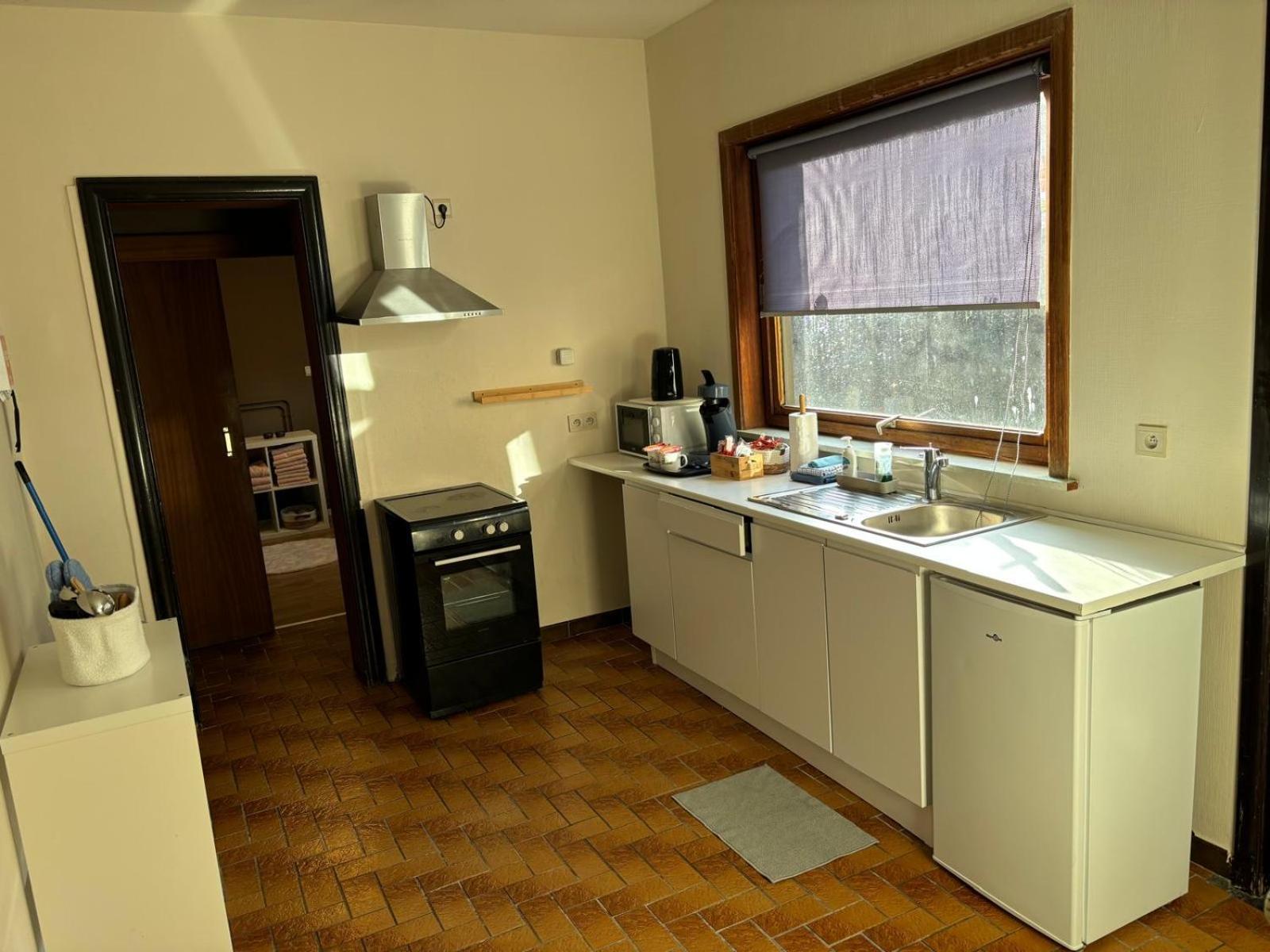 Station 64 A1 Bruxelles-Charleroi-Airport Villa Екстериор снимка