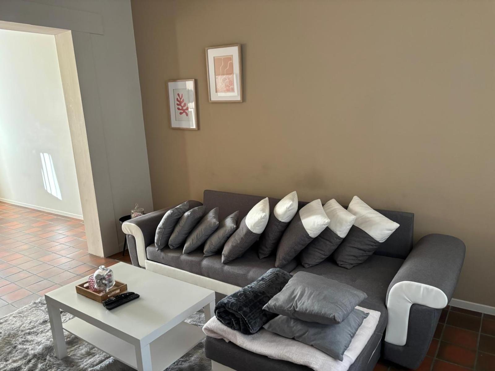 Station 64 A1 Bruxelles-Charleroi-Airport Villa Екстериор снимка